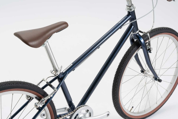 フルアウターケーブルを採用し、泥や水の侵入を防いで安定した操作感をキープ。