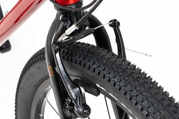 前後のブレーキには、少ない握力でシッカリ止まれるVブレーキ採用。