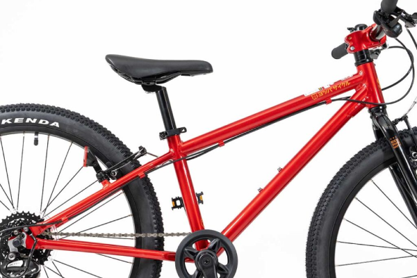 フレームとフロントフォークには傷に強く、対候性の高い5層コート塗装を採用。