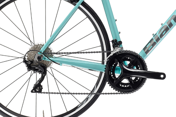 リア11speedの105コンポーネントを搭載。