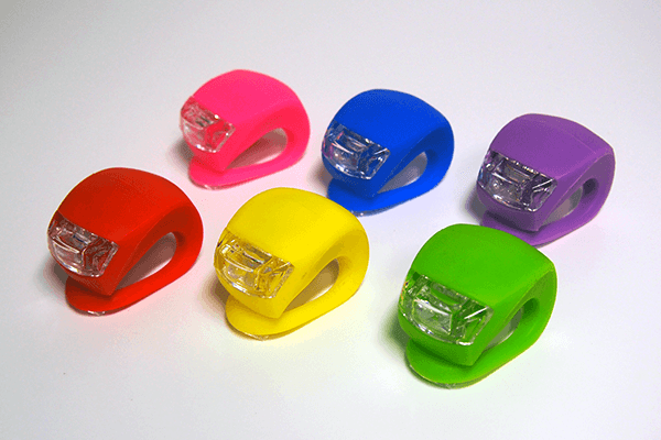 ライトも推しカラーで用意しました！夜間でも安心。