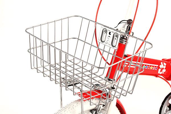 折りたたみでは珍しいカゴをメンバー案で標準装備！