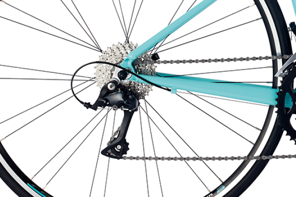 ドライブトレインはシマノSORAシリーズを採用し本格的なスポーツ走行が可能です。