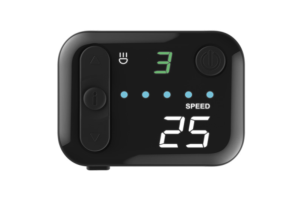 IPX5の高い防水レベルを確保し電源・アシスト切り替え・ライトなど、片手で直感的な操作が可能。さらに、感光センサーを内蔵し、自動でON/OFFするオートライト機能を装備しています。