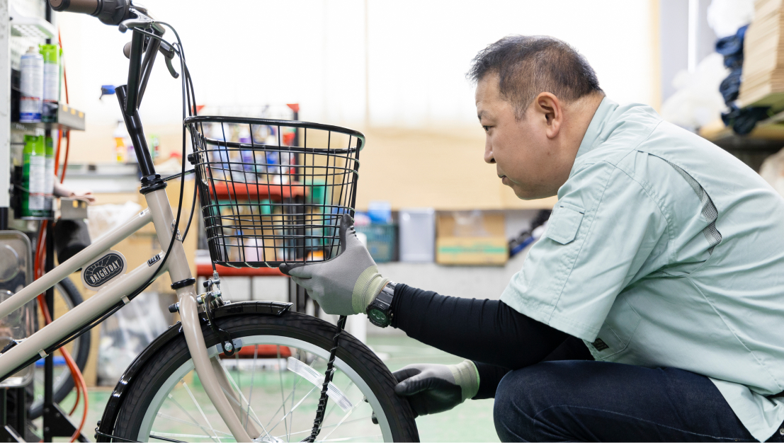 命を乗せる自転車だからこそ、cymaでは資格を持ったプロの整備士が全車両のチェックと調整を担当。