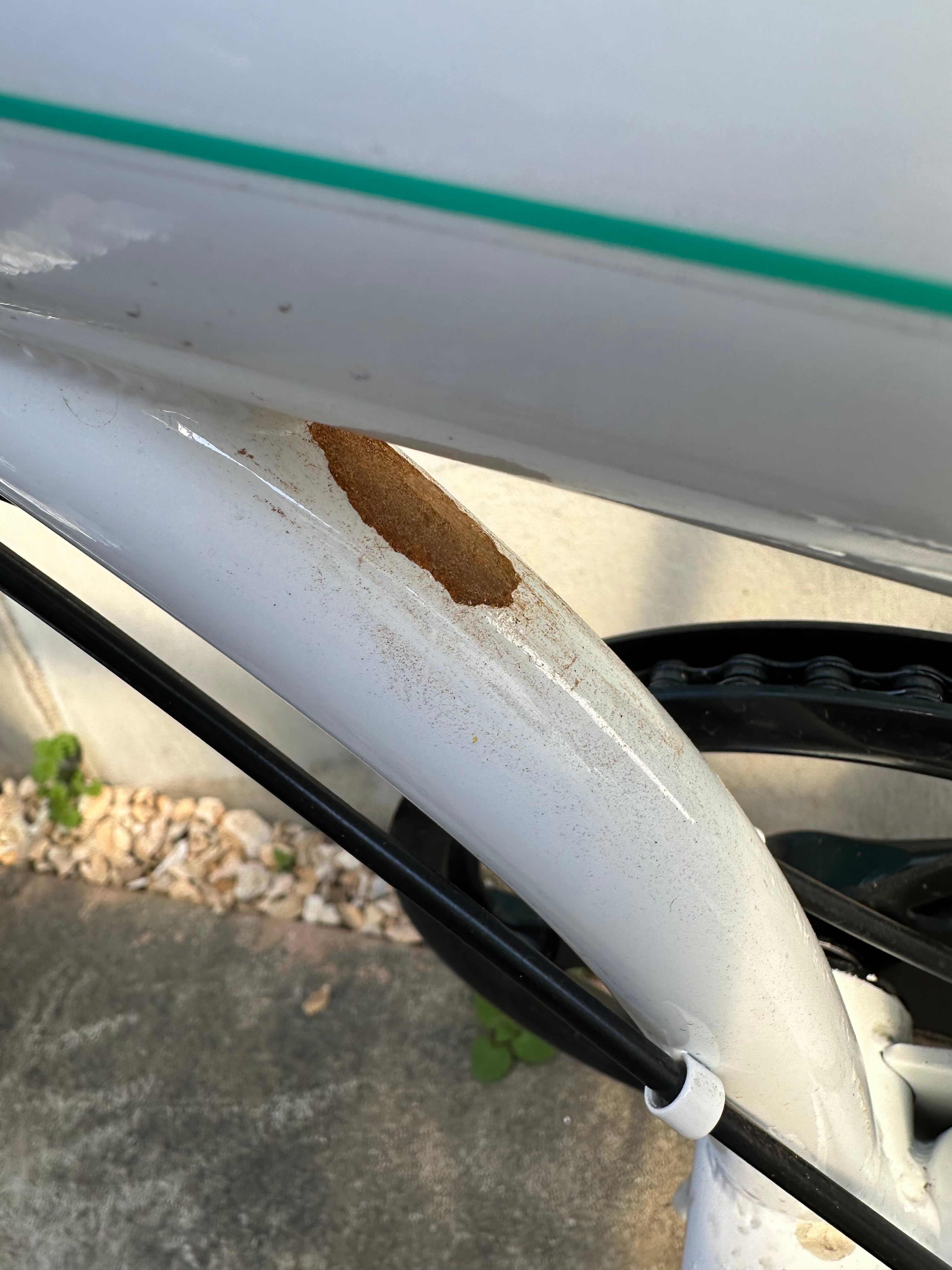 塗装剥げからのサビ