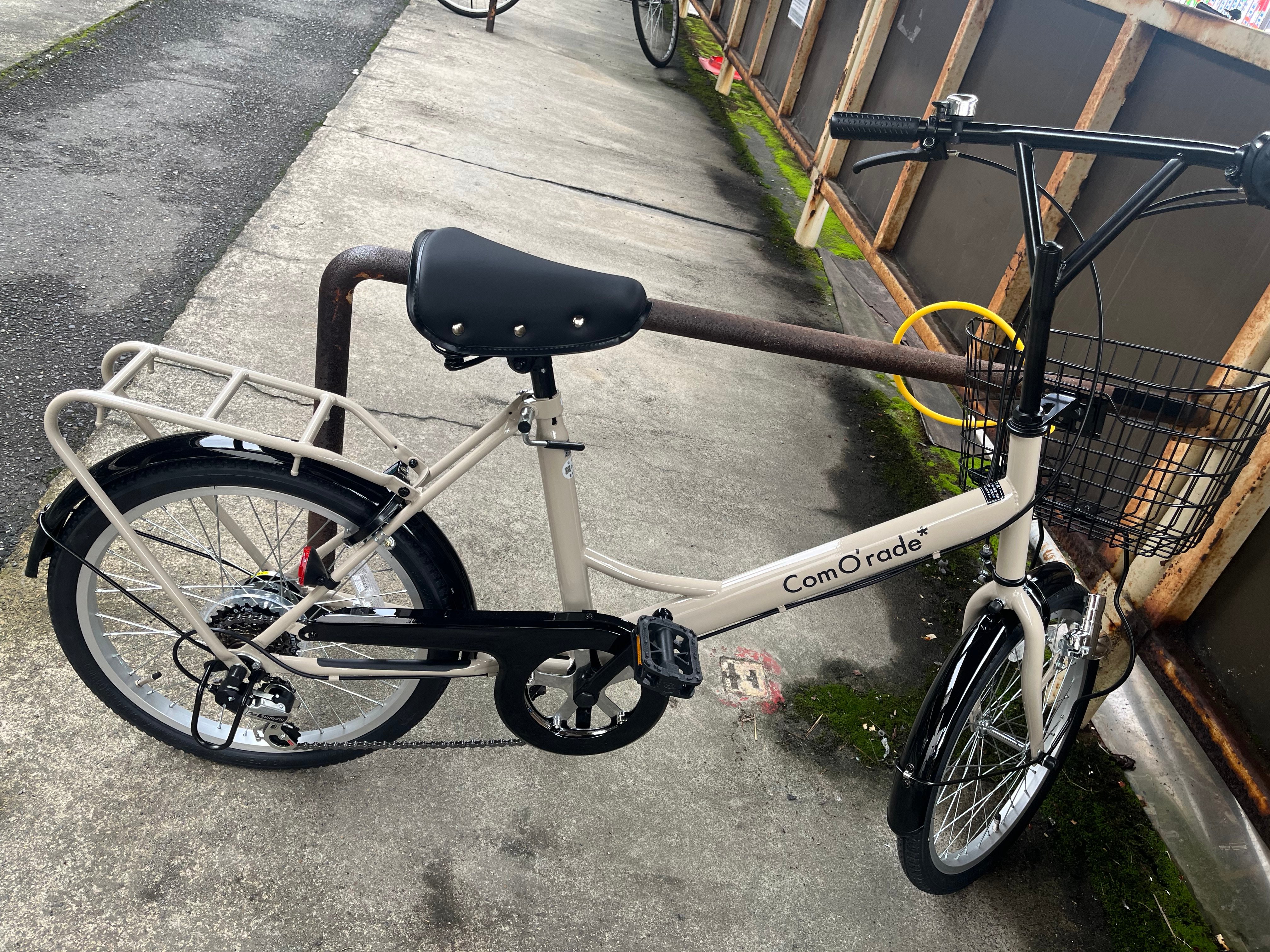 可愛いくて軽いけど、サドルが少し固く痛い。