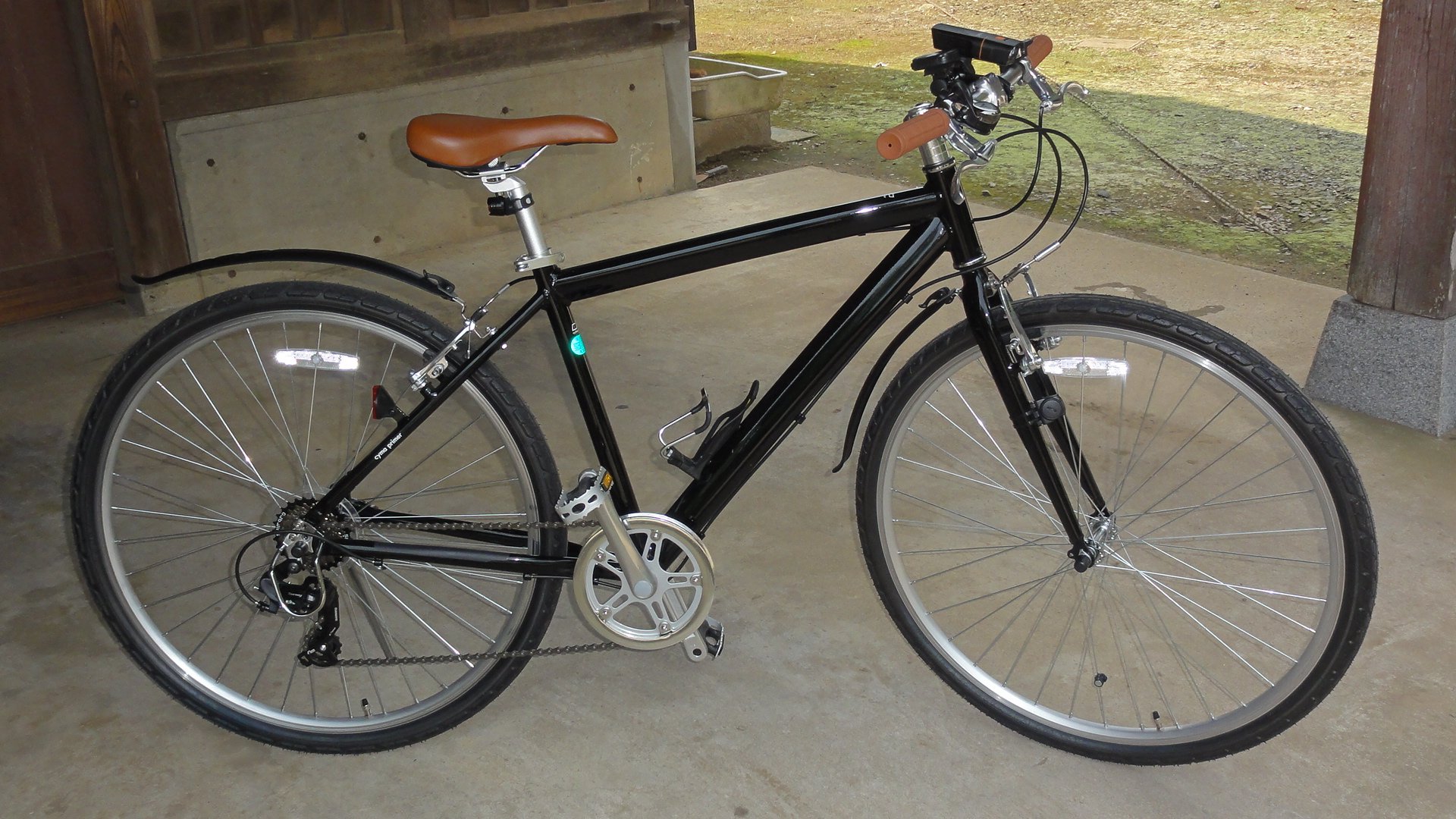 通勤快速　ありそうでない太目のタイヤを標準装備、安心です。