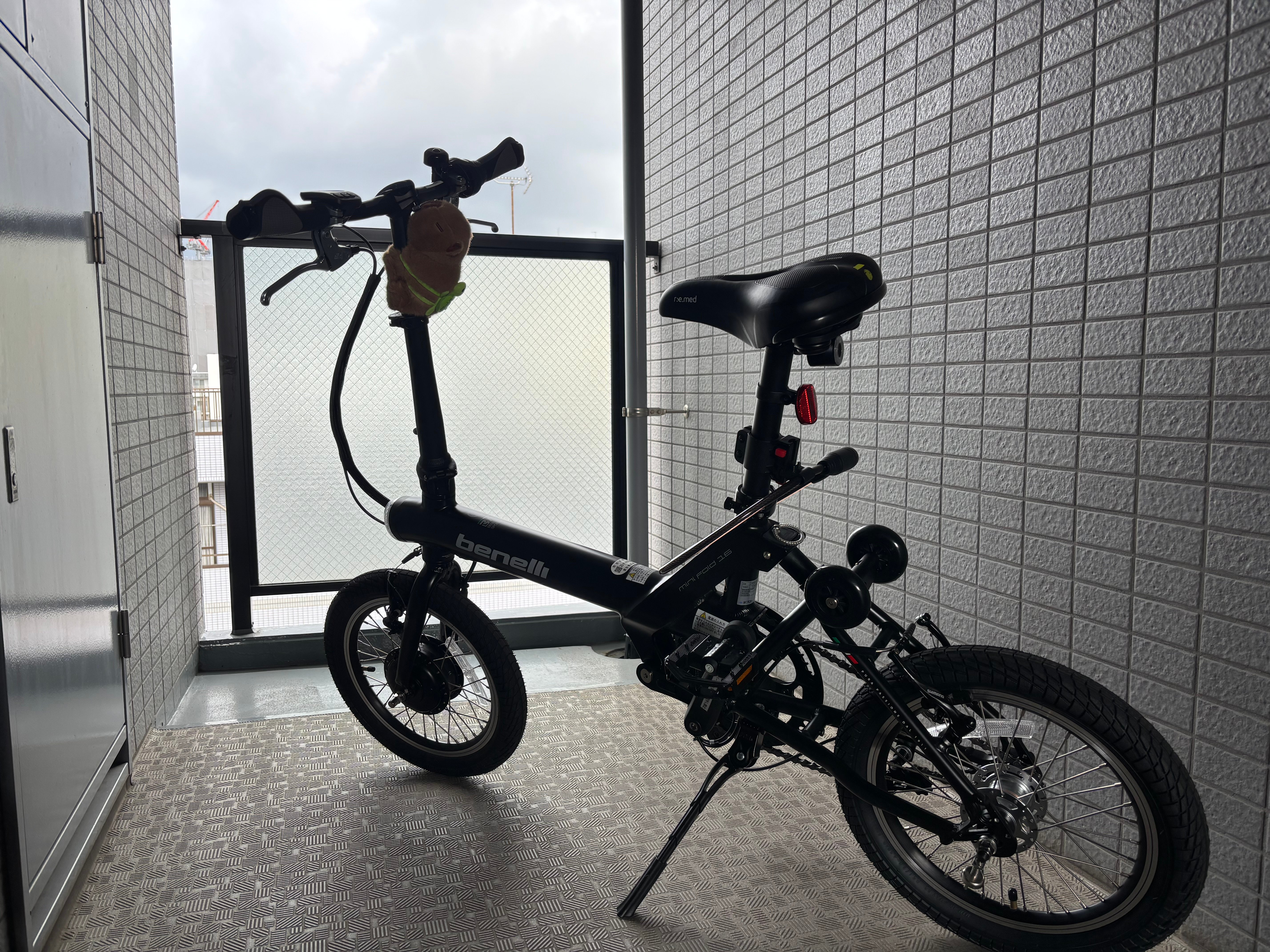 スタイリッシュな折りたたみ電動自転車！