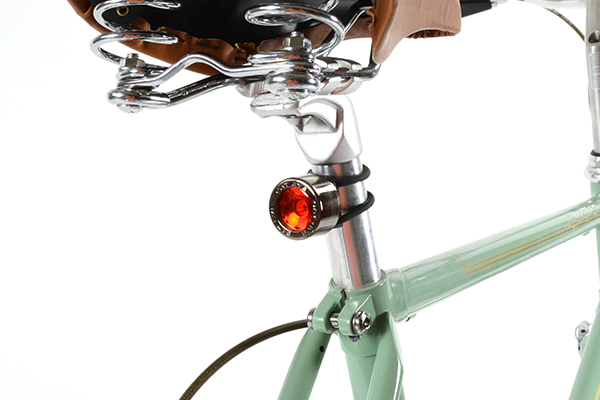 自転車用ライトのおすすめ16選 | 明るさの条件や選び方も徹底解説 