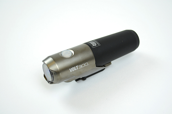 キャットアイ/HL-EL460RC CATEYE(キャットアイ) VOLT300(フロント)【電池式 明るさ4500ルーメン 超高輝度LEDフロントライト】