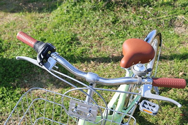 しっかり握り込めるブレーキ