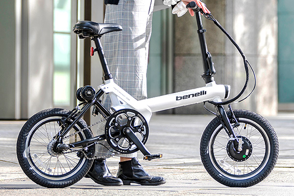 人気メーカーの折りたたみ電動自転車 E Bike を比較 軽量モデルやデイトナのおすすめ車種を紹介 自転車通販 Cyma サイマ 人気自転車 が最大30 Off