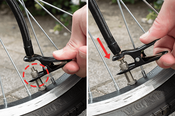 ポンプの先端のつまみを開き、V字にわれている部分をナットの下にかませ、次につまみの上部をバルブの先端に被せます