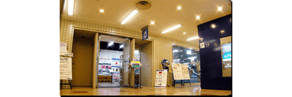 自転車屋 ワイズロード 新宿本館