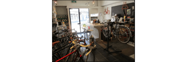 自転車屋 旅の自転車店 プラットホーム